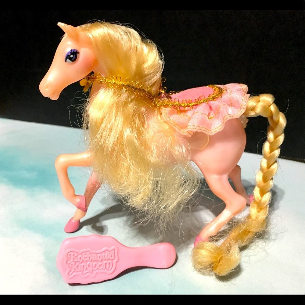ENCHANTED KINGDOM HORSES 80s SPARKLE w/Pink Brush
